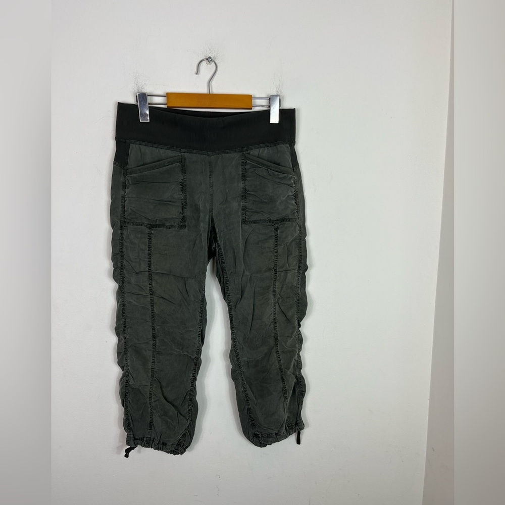 Lululemon Cool Down Tencel‎ Capris Sz 6